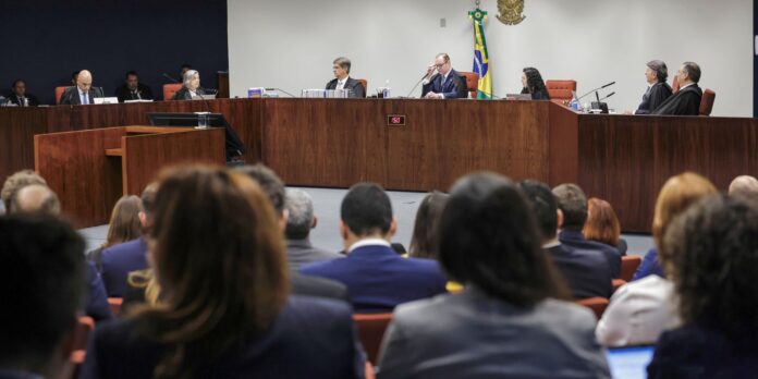 STF retoma julgamento de denúncia de golpe contra Bolsonaro, acompanhe