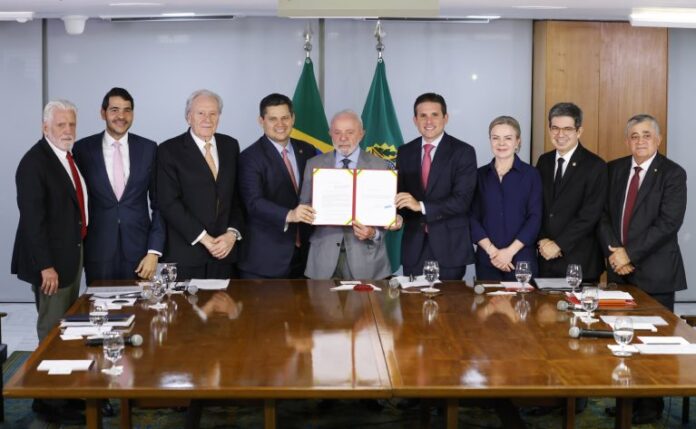 Entrega da PEC da Segurança Pública.
