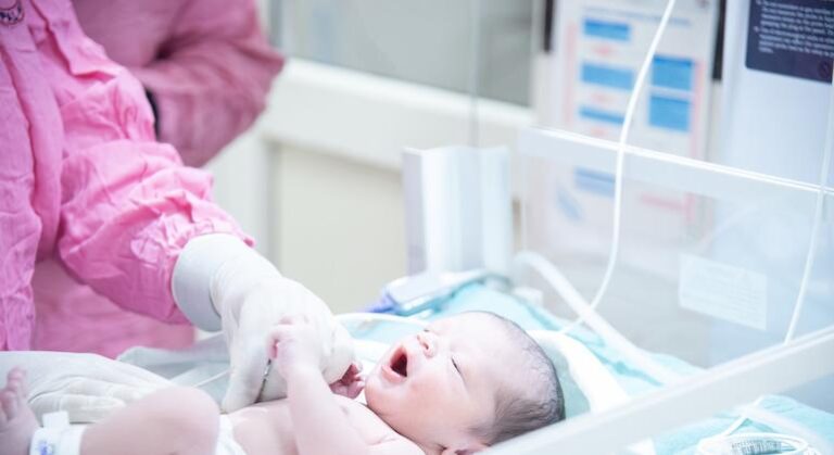 OMS divulga recomendações para proteger bebês contra vírus de infecção respiratória