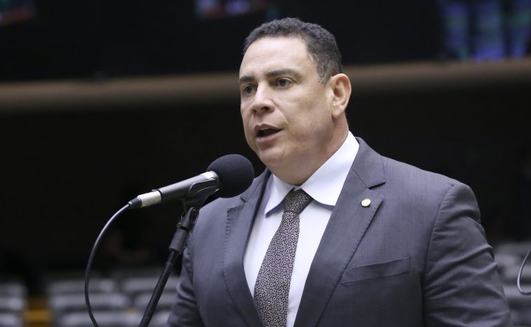 Discussão e votação de propostas legislativas. Dep. Da Vitória (PP - ES)