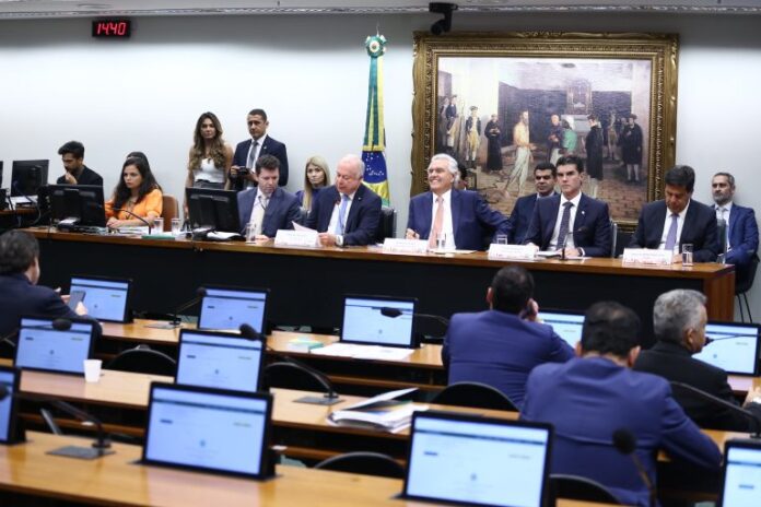 Governadores de Goiás e do Pará divergem sobre PEC da Segurança Pública - Notícias