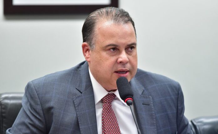 Audiência Pública - Planos, metas e estratégias do MCOM para o biênio 2025/2026 e sobre participação de representantes estrangeiros nas discussões sobre a regulamentação das redes sociais no Brasil. Dep. Julio Cesar Ribeiro (REPUBLICANOS - DF)