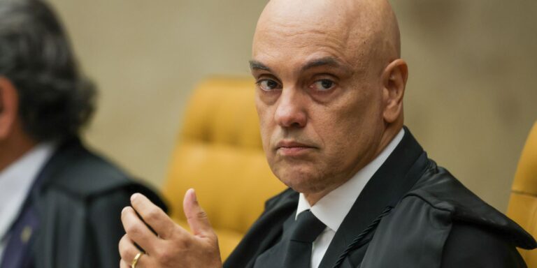 Moraes determina vigilância integral de Bolsonaro pela polícia penal