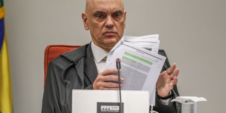 Moraes esclarece decisão que suspende processos sobre dados do Coaf 