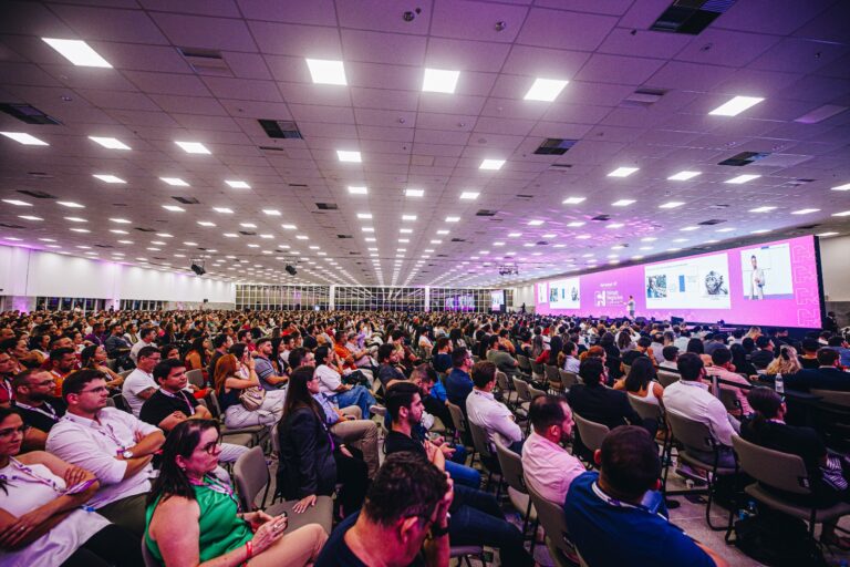 Fórum Brasil reúne especialistas em Economia e Inteligência Artificial para debater cenários e oportunidades de negócios no país