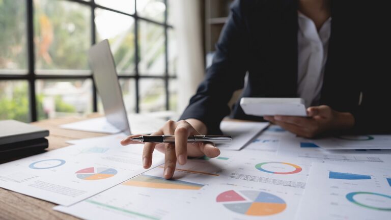Educação financeira como diferencial competitivo: por que investidores devem ser atendidos por profissionais certificados