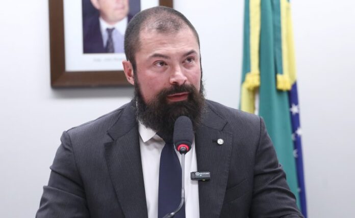 Deputado Delegado Paulo Bilynskyj (PL-SP) fala em comissão da Câmara dos Deputados