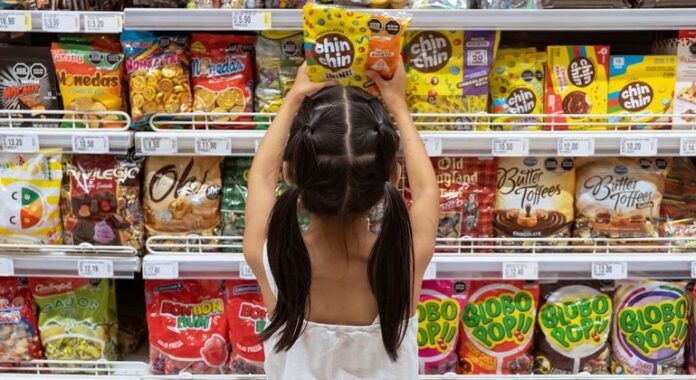 Mundo tem mais crianças diagnosticadas com obesidade do que abaixo do peso