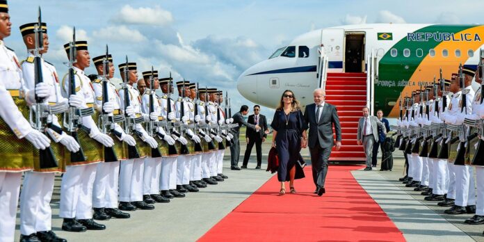 Lula está na Malásia, onde participa de cúpula do Sudeste Lula está na Malásia, onde participa de cúpula do Sudeste Asiático