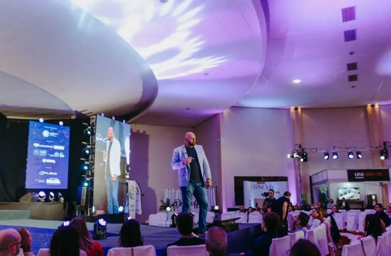 Sucesso absoluto! Palestra de Ricardo Cattani sobre vendas movimenta o Serra Summit 2025 em Nova Prata (RS)