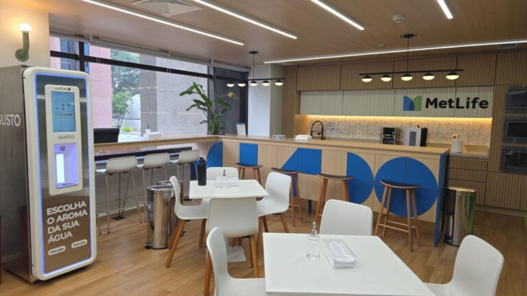 Purificatta revoluciona o ato de beber água e leva tecnologia sustentável a comunidades carentes do Brasil