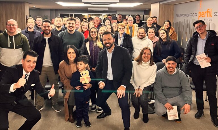 Treinamento financeiro de Ederson De Dordi reúne mais de 70 empresários em Caxias do Sul, RS