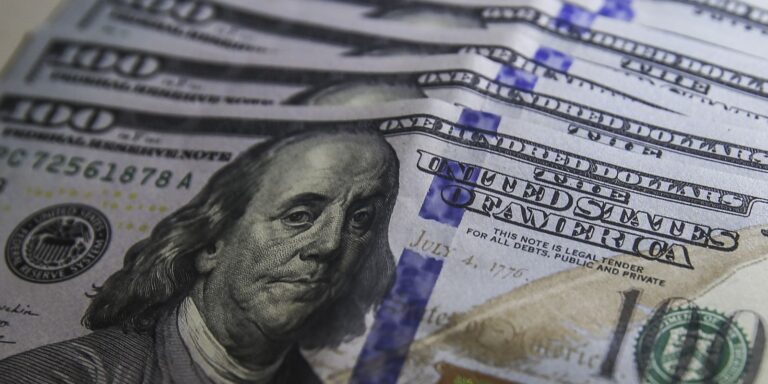 Bolsa sobe pela sétima vez seguida e volta a bater recorde
