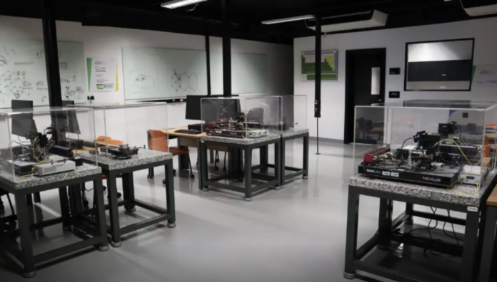 De graça e com moradia: faculdade em SP abre inscrições para formar jovens cientistas