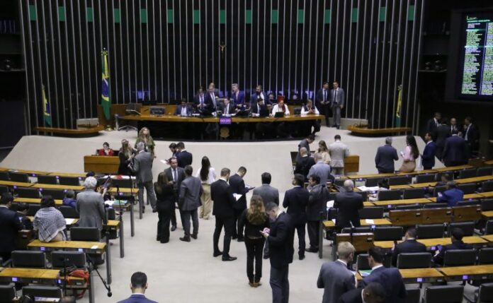 Câmara aprova projeto que torna crime obstruir o combate ao crime organizado - Notícias