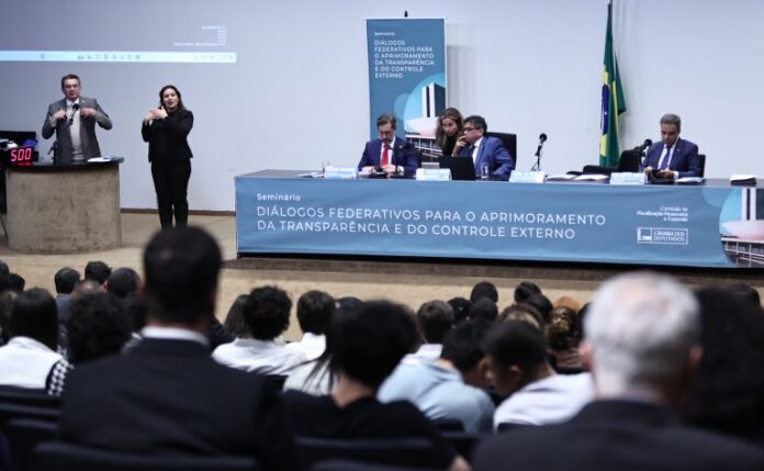 Seminário - Diálogos Federativos Para o Aperfeiçoamento da Transparência e do Controle Externo. Ministro da Controladoria-Geral da União - CGU, Vinícius Marques de Carvalho. Dep. Márcio Jerry (PCdoB - MA). Presidente do Tribunal de Contas da União, Ministro Vital do Rêgo Filho. Presidente da Associação dos Membros dos Tribunais de Contas do Brasil - ATRICON, Edilson de Sousa Silva.