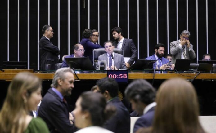 Discussão e votação de propostas legislativas. Presidente da Câmara dos Deputados, Hugo Motta (REPUBLICANOS - PB)