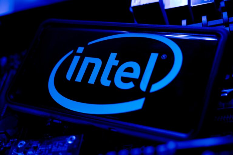 Intel supera expectativas no 3º trimestre; EUA comemora