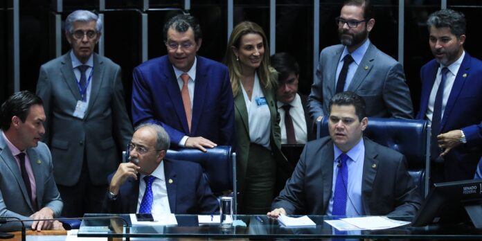 Senado aprova projeto que proíbe empréstimo consignado não autorizado