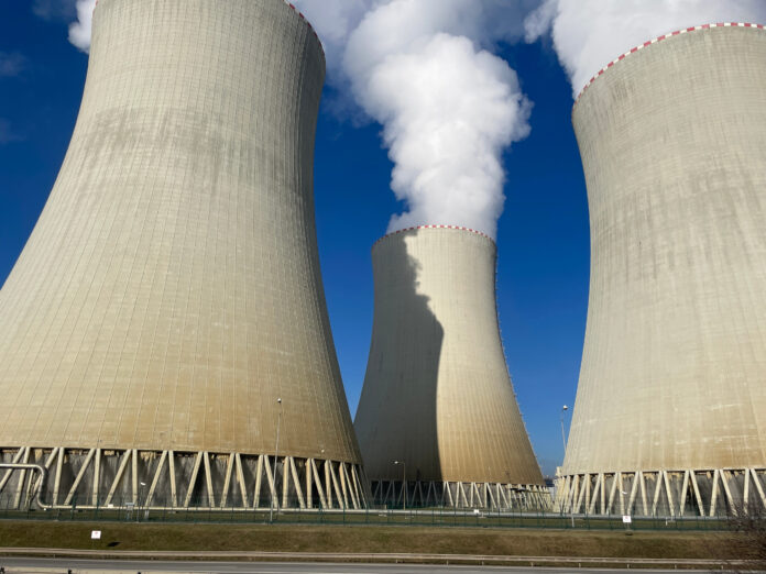 Governo dos EUA vai gastar R$ 428 bilhões em reatores Governo dos EUA vai gastar R$ 428 bilhões em reatores nucleares