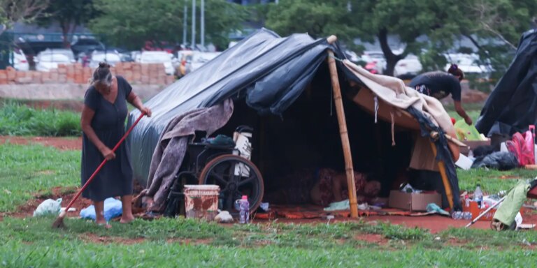 BH: câmara aprova apoio a retorno de morador de rua à terra natal