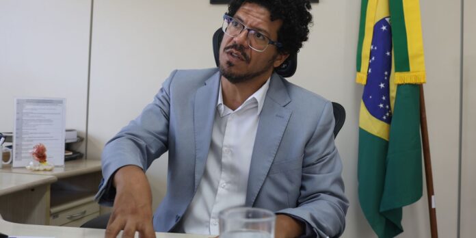 Governo mantém críticas após 4ª versão do PL Antifacção de Governo mantém críticas após 4ª versão do PL Antifacção de Derrite