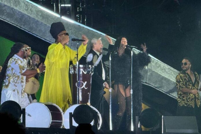 Dua Lipa canta com Caetano Veloso e Carlinhos Brown em Dua Lipa canta com Caetano Veloso e Carlinhos Brown em SP - 15/11/2025 - Ilustrada