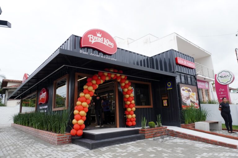 Franquia catarinense Bread King chega a Santo André com pães artesanais e experiência completa de padaria moderna