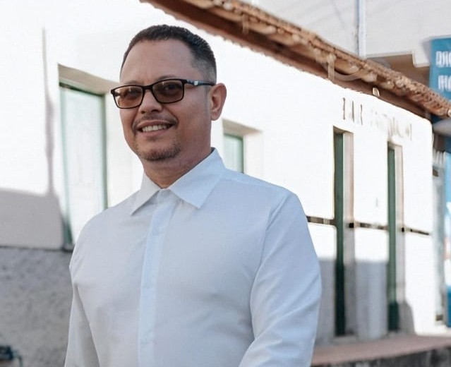 Claugildo de Sá lança oficialmente o livro Meu Pé de Meia: Depoimentos em Palmópolis com presença de Cristovam Buarque e Pedro Roussef