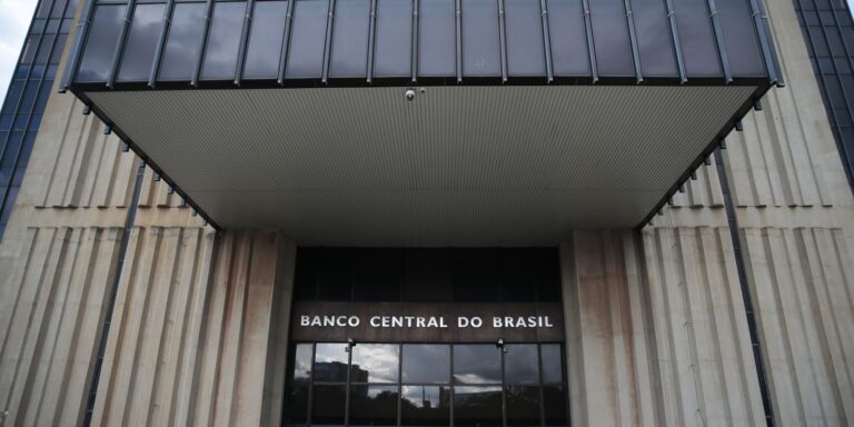 Banco Central oficializa liquidação da Master Corretora