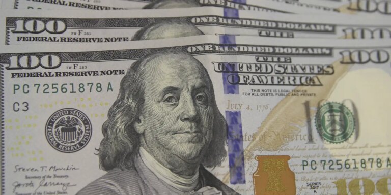 Bolsa mantém correção e cai 0,3% nesta quinta