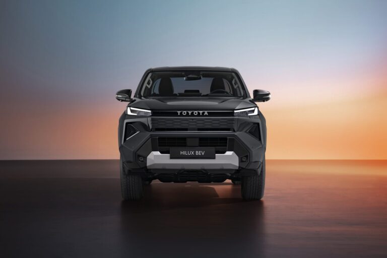 Toyota revela a nova Hilux 100% elétrica com estreia prevista para 2026