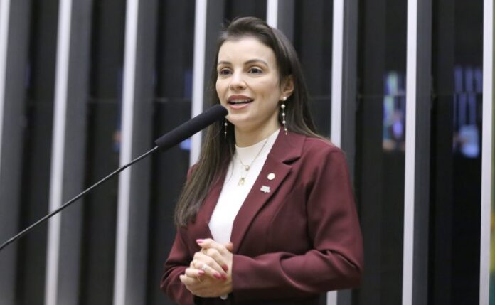 Comissão aprova isenção de contribuição previdenciária para servidores inativos e Homenagem ao Dia Internacional das Cooperativas. Dep. Marussa Boldrin (MDB-GO)