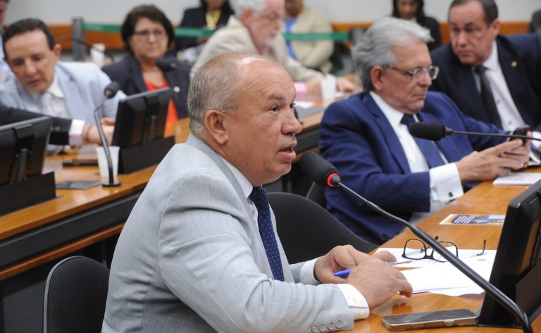 Mesa Redonda - Operação Carbono Oculto: justiça fiscal e regulação. Dep. Paulo Guedes (PT-MG)