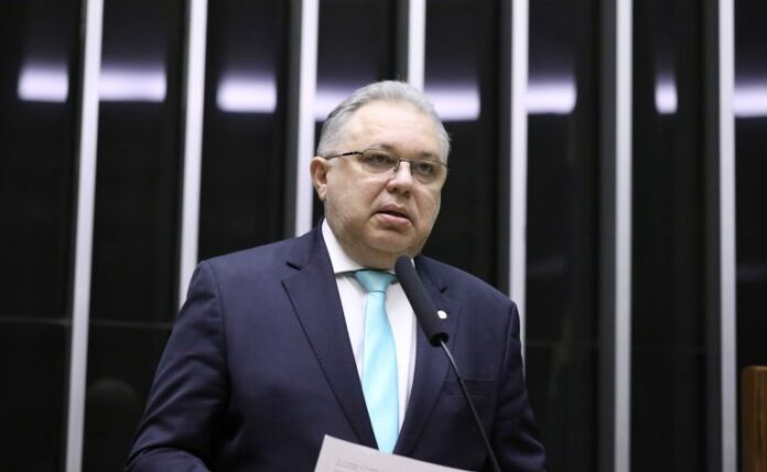 Discussão e votação de propostas legislativas. Dep. Florentino Neto (PT - PI)