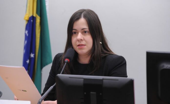 Comissão aprova agravante para violência institucional contra mulher vítima de – Audiência Pública – Tribuna das mulheres e discussão e votação de propostas legislativas. Dep. Sâmia Bomfim (PSOL-SP)