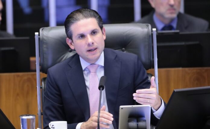 Hugo Motta anuncia relator do projeto que cria Marco Legal Discussão e votação de propostas legislativas. Presidente da Câmara dos Deputados, Hugo Motta (REPUBLICANOS - PB)