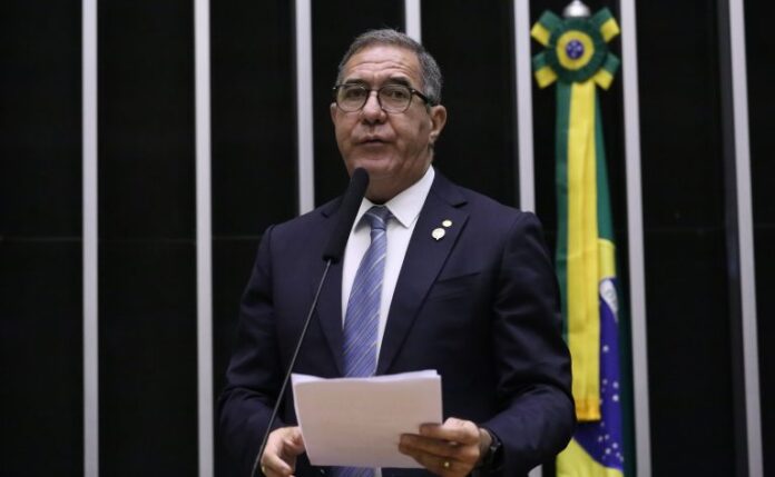 Câmara aprova projeto que cancela diretrizes sobre aborto em crianças Discussão e votação de propostas legislativas. Dep. Luiz Gastão (PSD - CE)