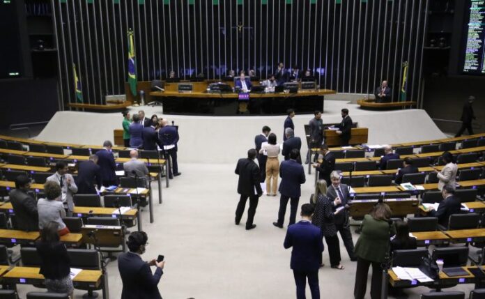 Câmara aprova projeto que permite registro de transmissão de bens Discussão e votação de propostas legislativas. Dep. Altineu Côrtes (PL - RJ)