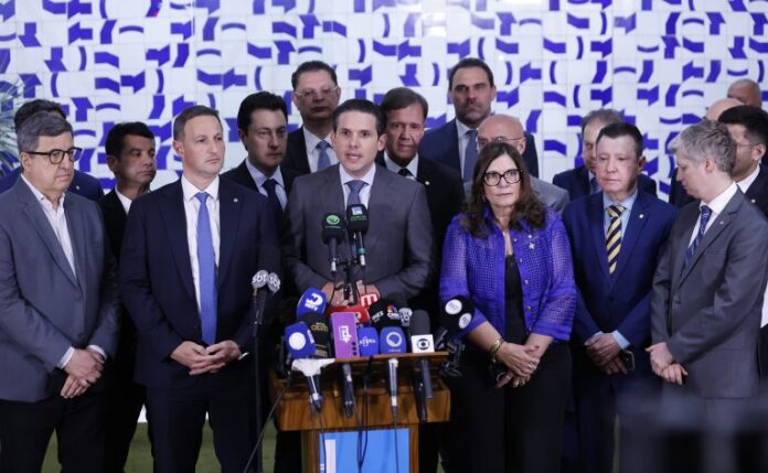 Líder comemora mudança no projeto contra o crime organizado e diz que PT pode votar a favor - Notícias