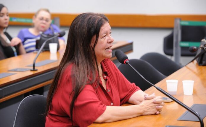 Comissão aprova apresentação obrigatória de relatório anual sobre gastos do Audiência Pública - Atividades da Confederação Brasileira do Desporto Universitário. Dep. Laura Carneiro (PSD-RJ)