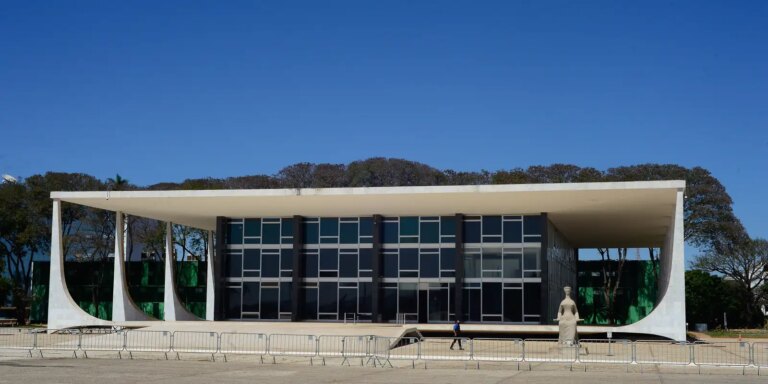 STF reconhece a omissão do Congresso por não taxar grandes fortunas