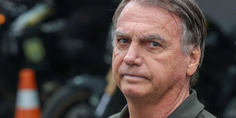 Bolsonaro passou por nova cirurgia para tratar soluço, diz Michelle