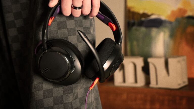 JBL lança novos headsets da linha gamer Quantum no Brasil a partir de R$ 349