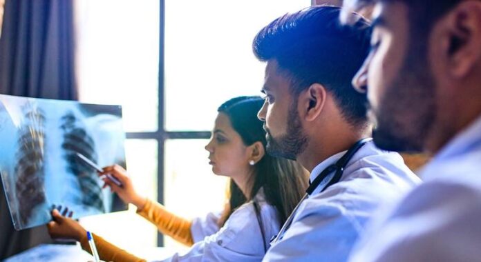 OMS e Banco Mundial apontam avanços na cobertura universal de OMS e Banco Mundial apontam avanços na cobertura universal de saúde