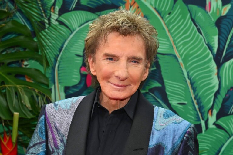 Barry Manilow recebe diagnóstico de câncer no pulmão - 22/12/2025 - Ilustrada