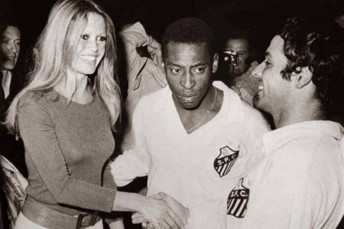 Brigitte Bardot conheceu Pelé e o chamou de incomparável - 29/12/2025 - Ilustrada