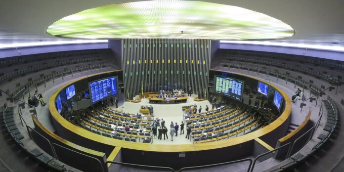 Congresso deve se reunir nesta quinta-feira para votar a LDO Congresso deve se reunir nesta quinta-feira para votar a LDO