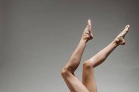 Mais leveza e saúde: por que hoje mais do que nunca vale cuidar das pernas?