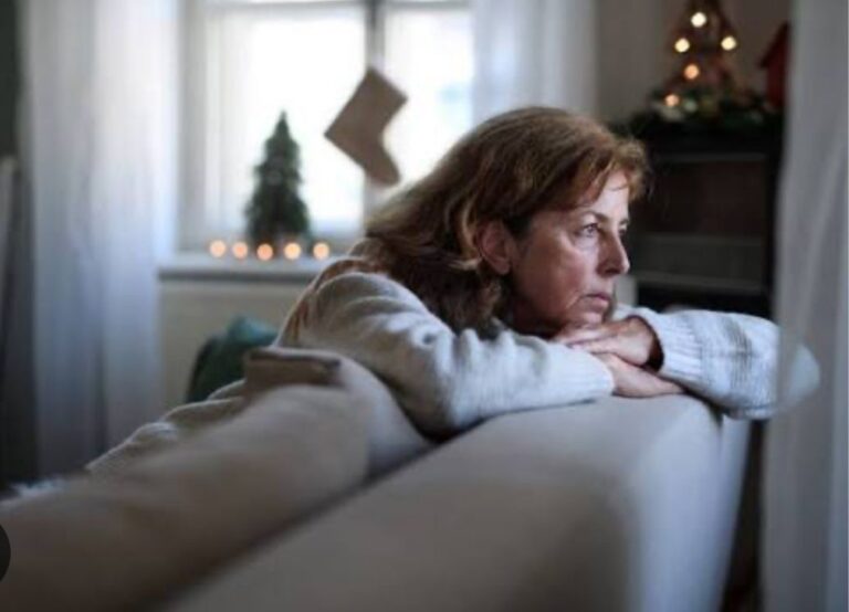 “Dezembrite”: Quando o mês mais festivo do ano desencadeia tristeza e ansiedade